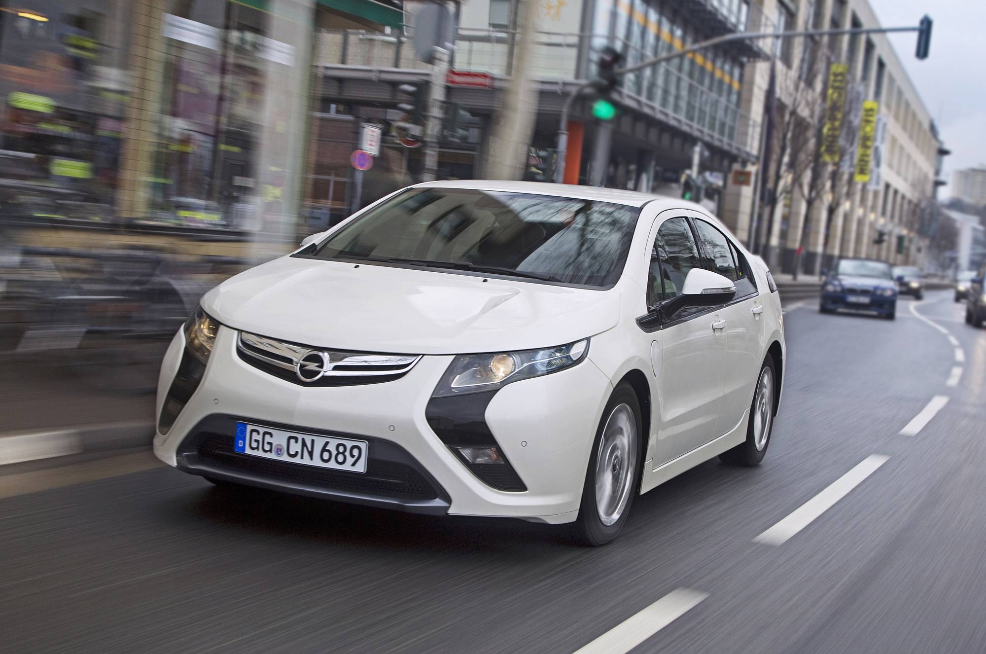 2011-Opel-Ampera-264247