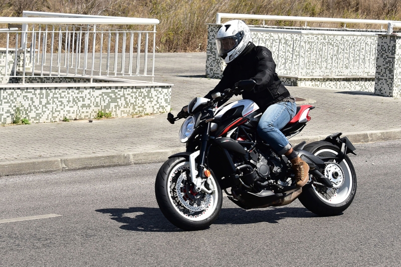 MV Agusta Dragster 800