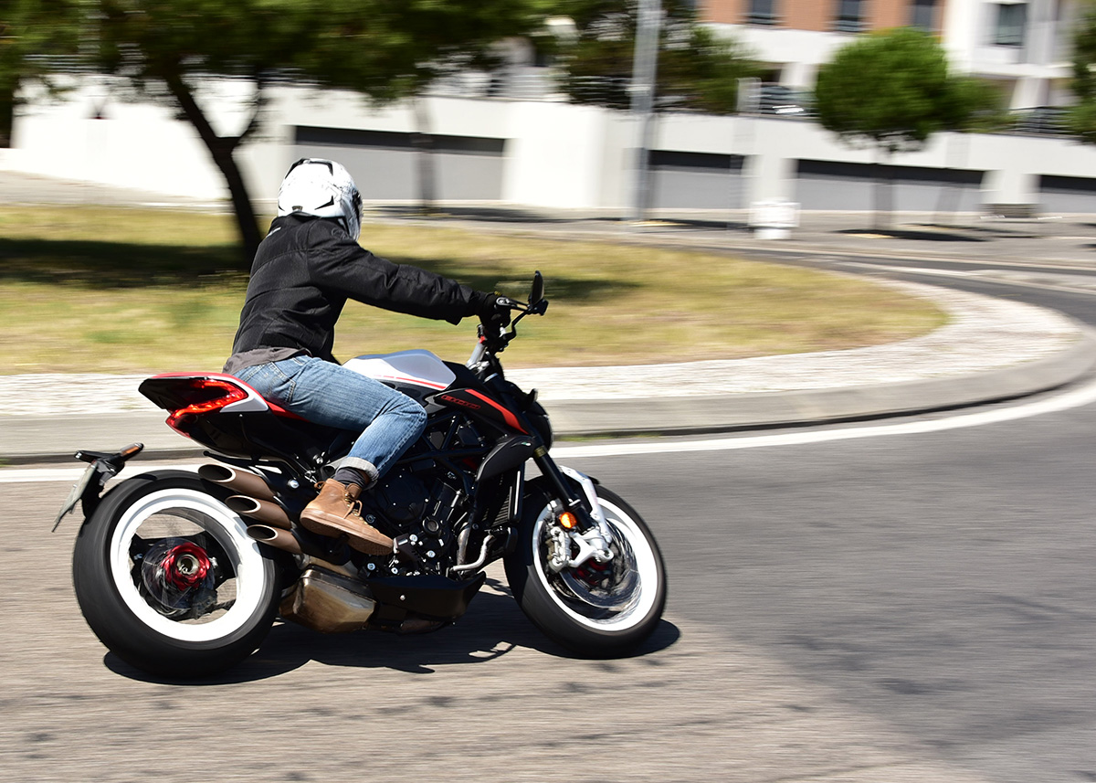 MV Agusta Dragster 800