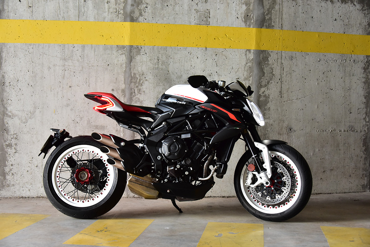 MV Agusta Dragster 800