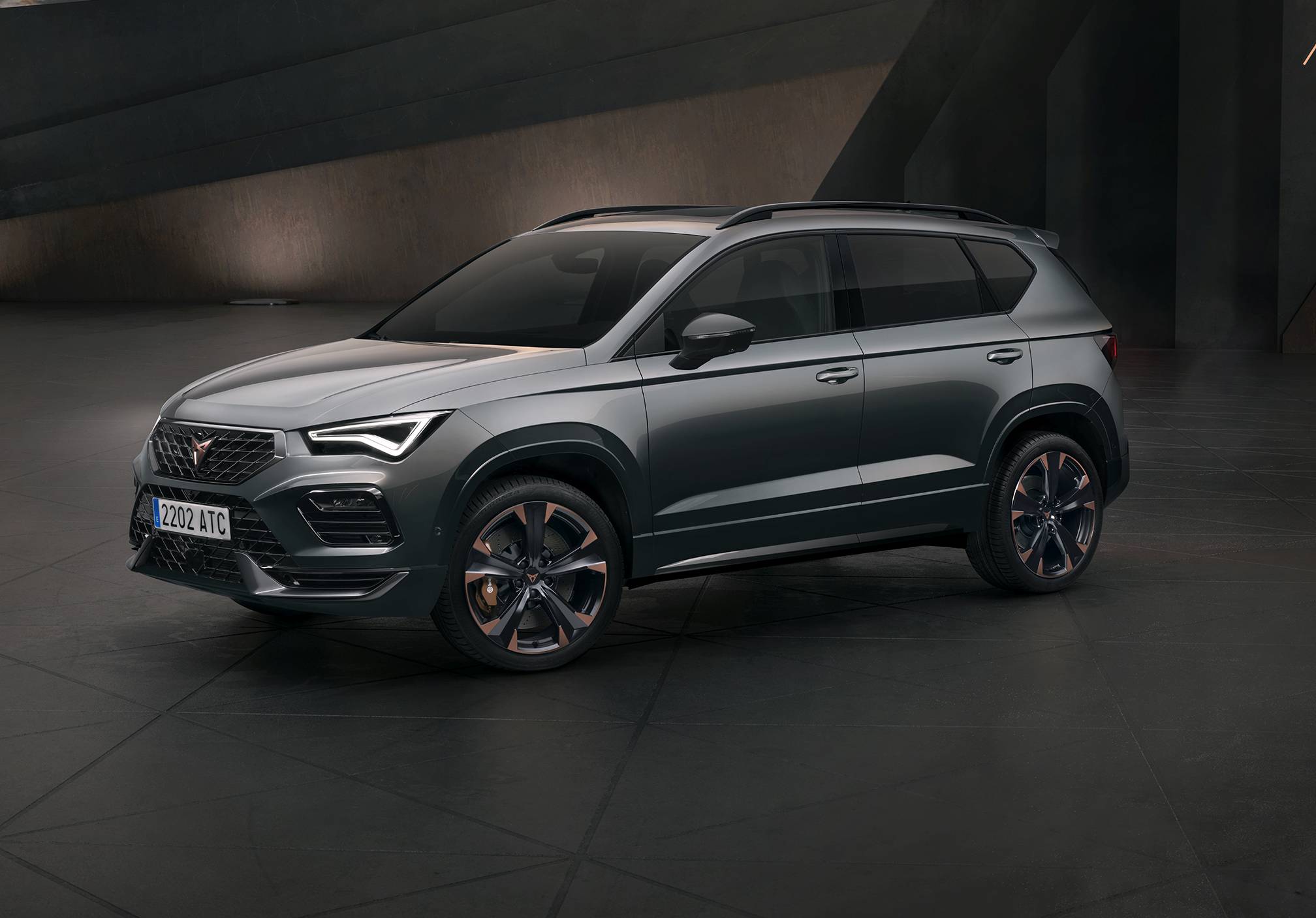 002CUPRA_Ateca_7-8_Front_LowRes