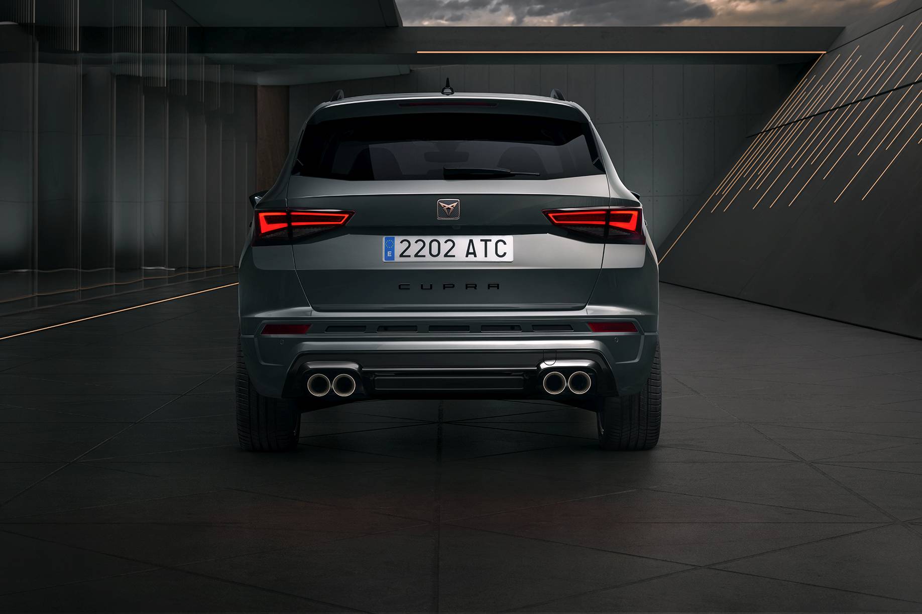 005CUPRA_Ateca_100_Rear_LowRes