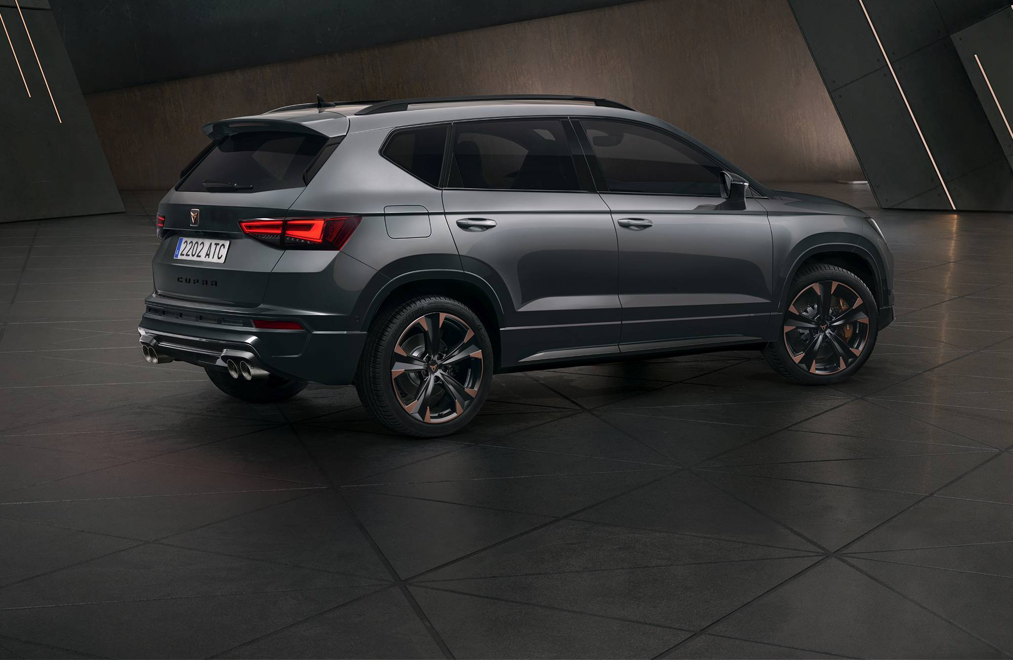 007CUPRA_Ateca_7-8_Rear_LowRes