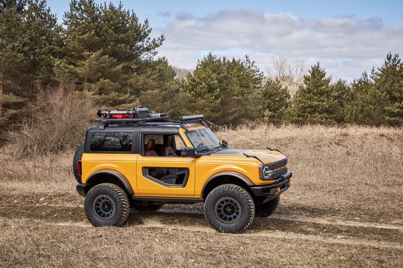 2021-ford-bronco_100752195_h