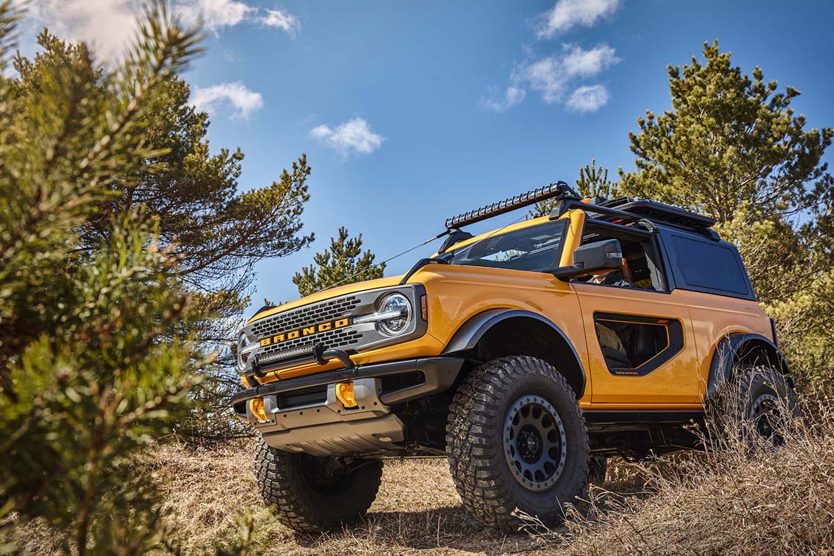 2021-ford-bronco_100752198_h