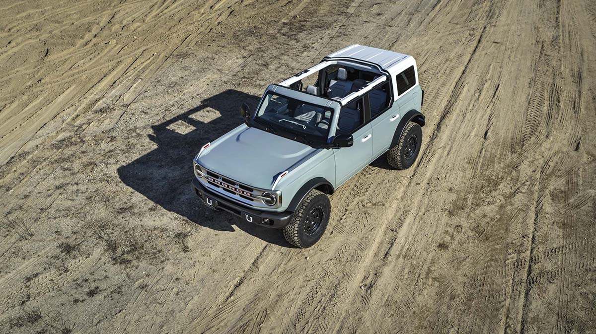 2021-ford-bronco_100752219_h