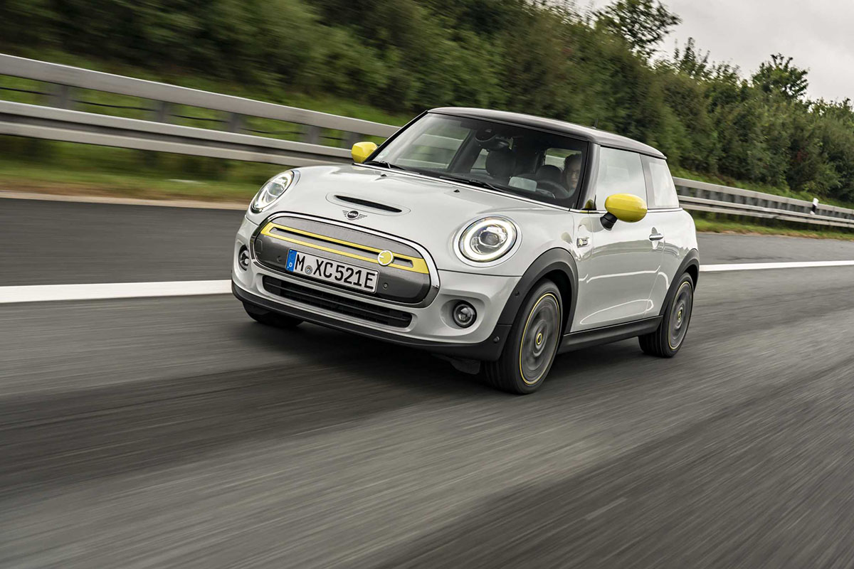 P90365123-mini-cooper-se-09-19-2248px