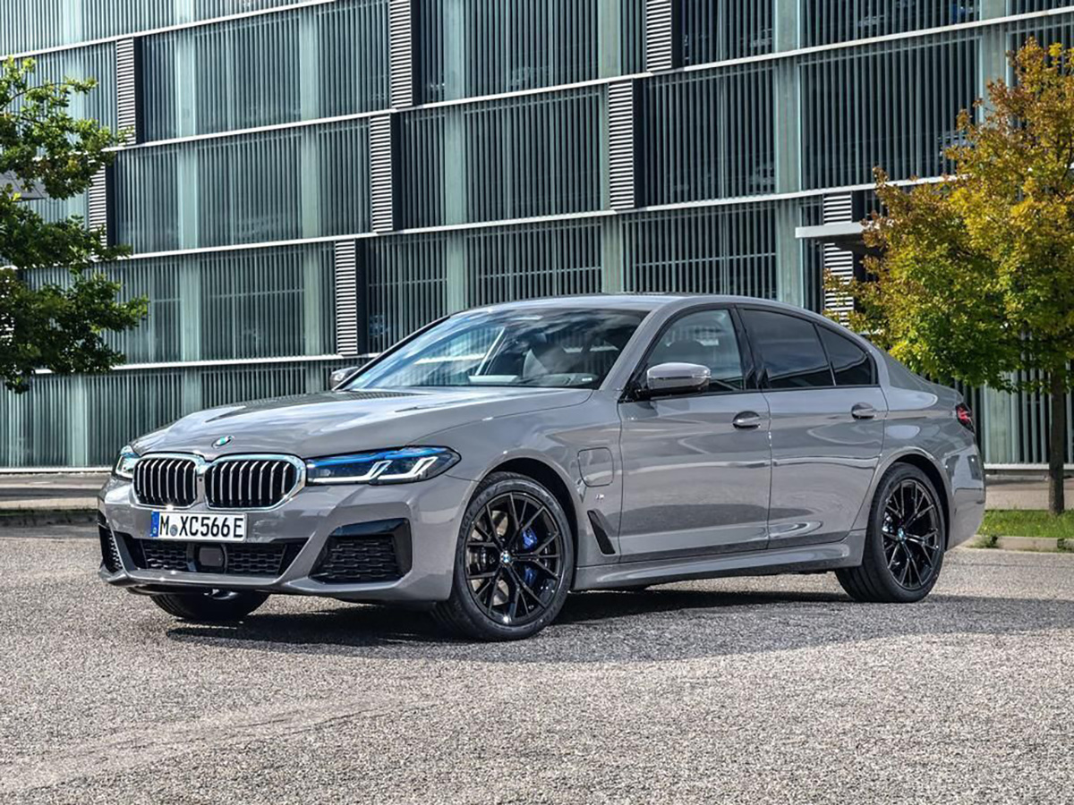 2021-bmw-545e-photos-02