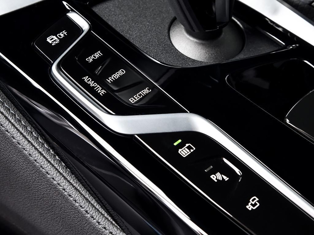2021-bmw-545e-photos-33