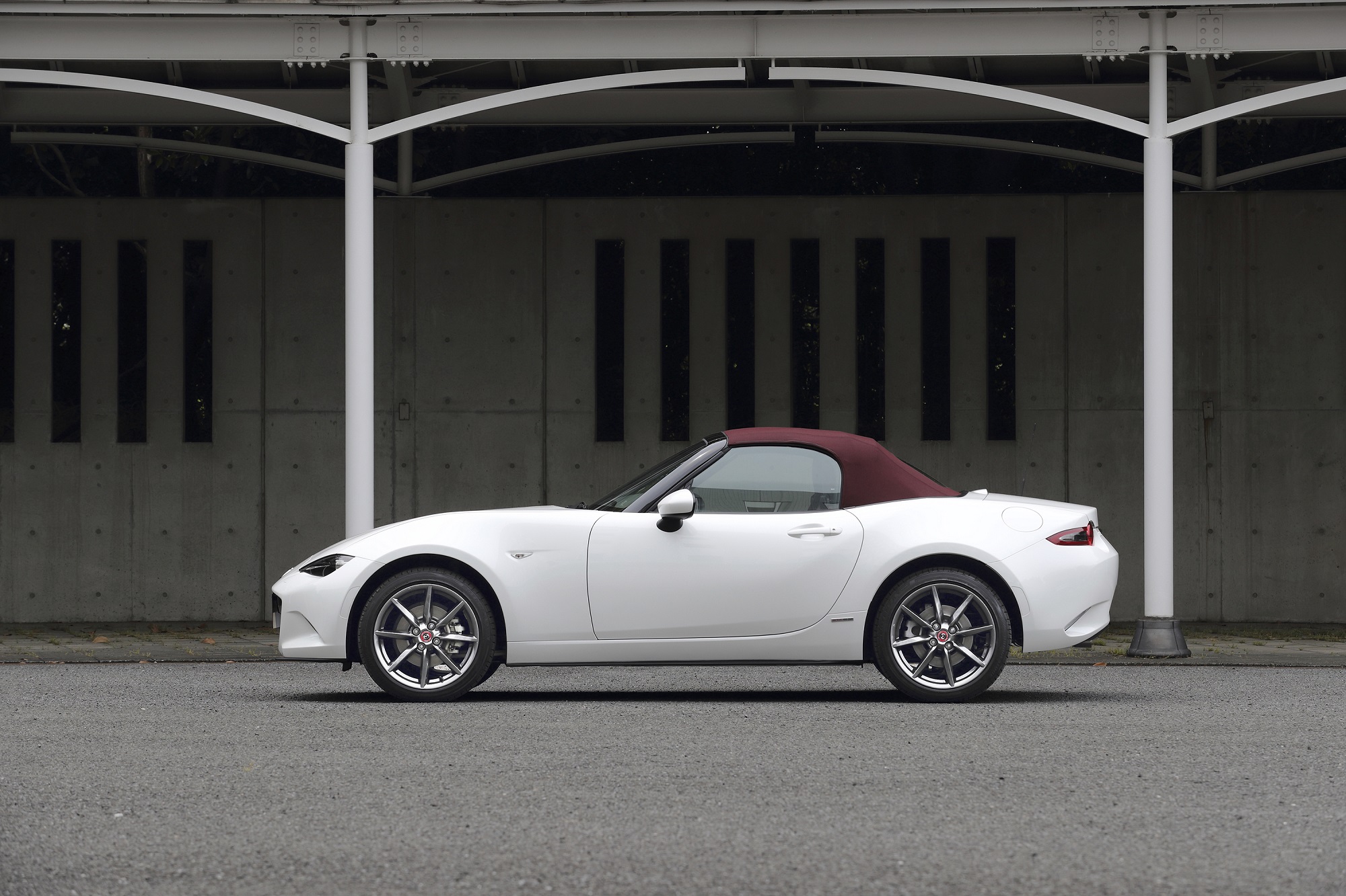 MAZDA_MX-5_100th Anniversary_ (4)