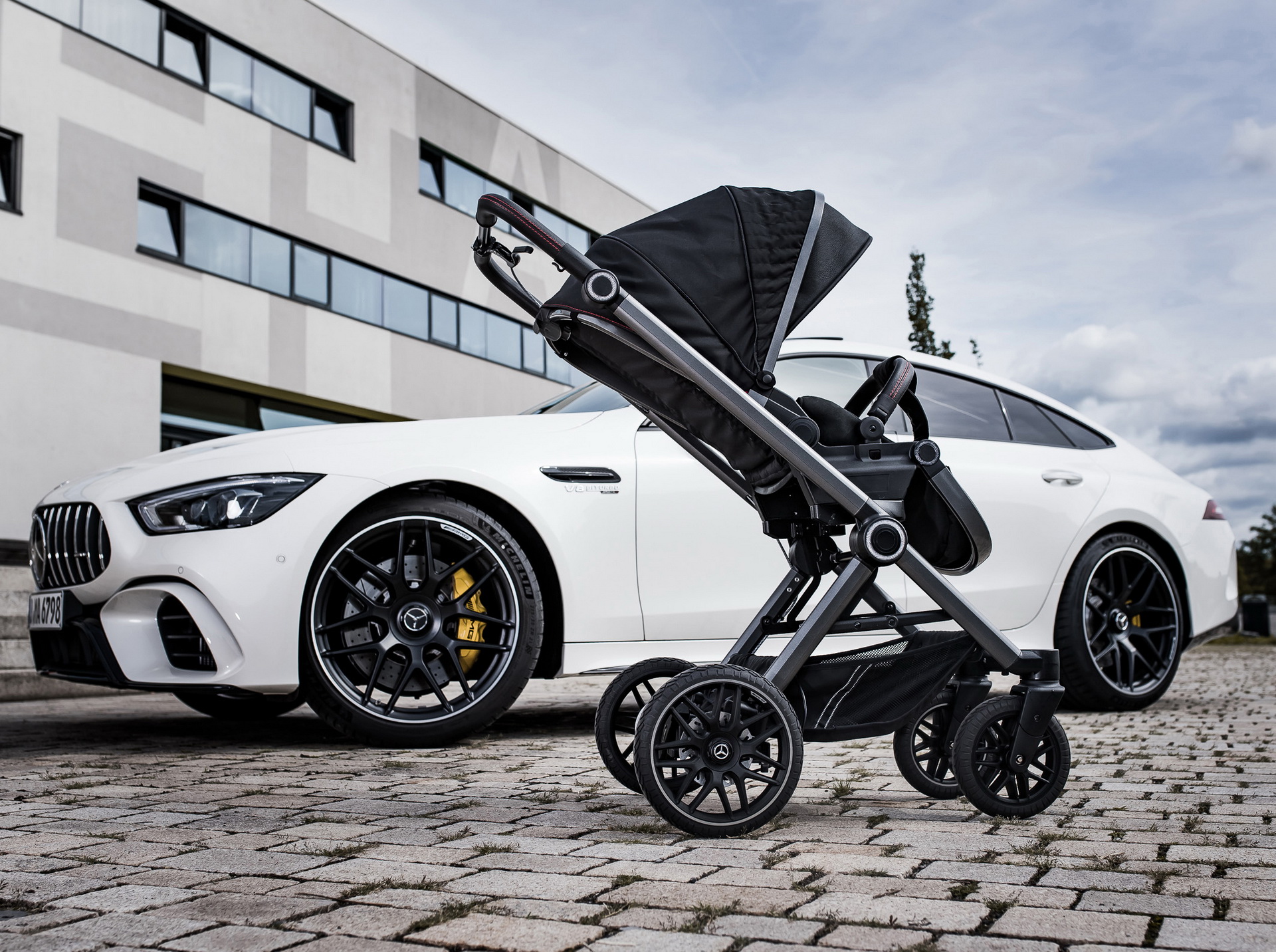 mercedes-amg-baby-stroller-official-1