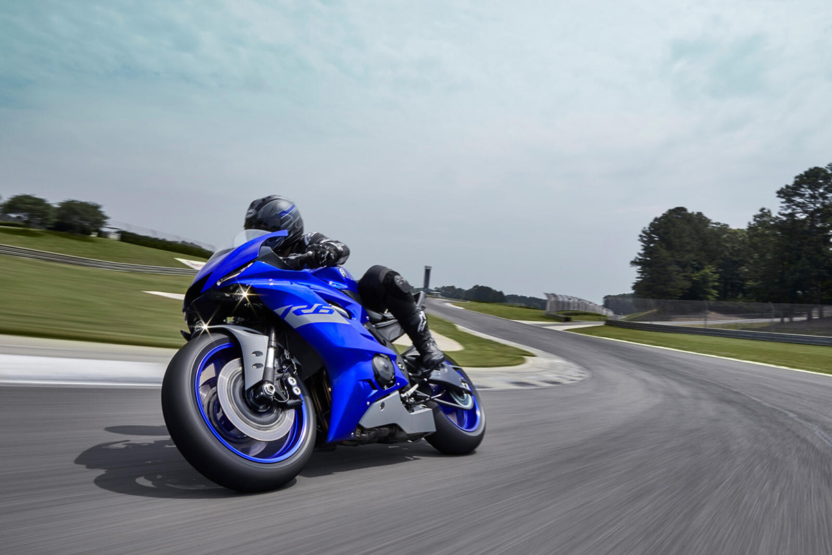 2021_YAM_YZFR6RACE_EU_DPBMC_ACT_001_03_preview
