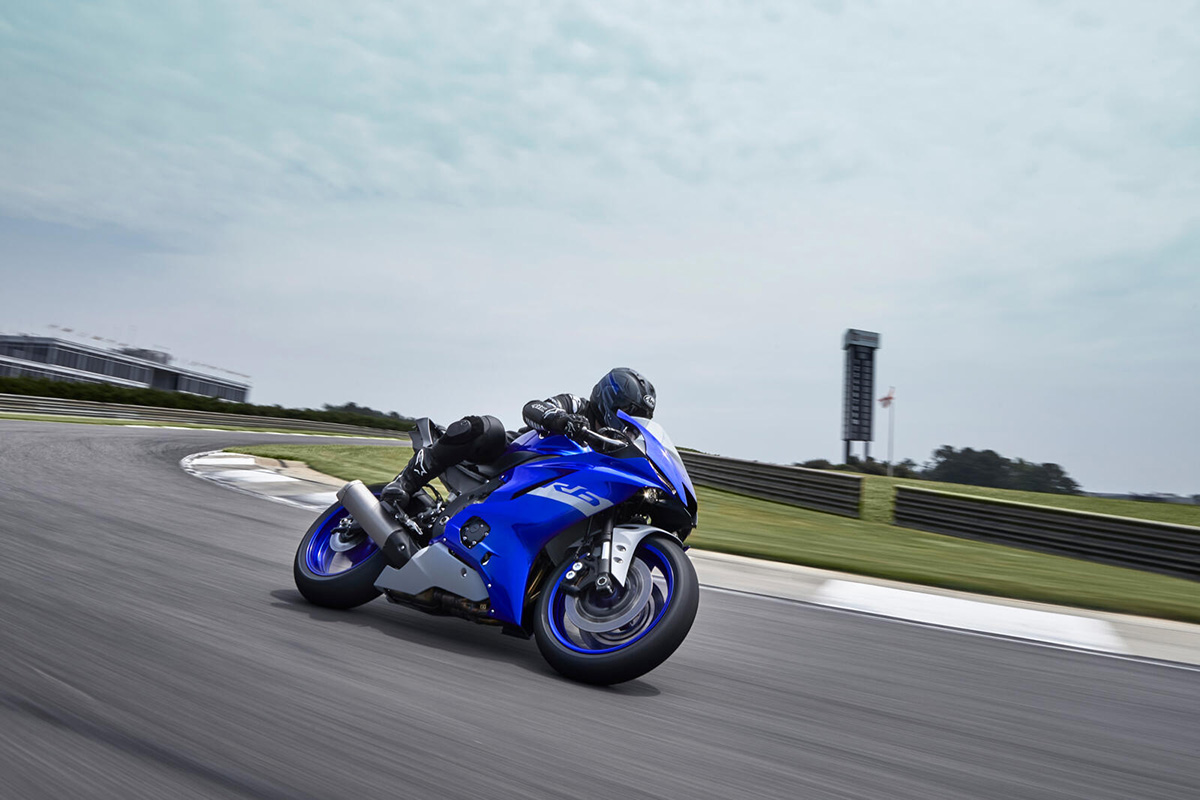 2021_YAM_YZFR6RACE_EU_DPBMC_ACT_002_03_preview