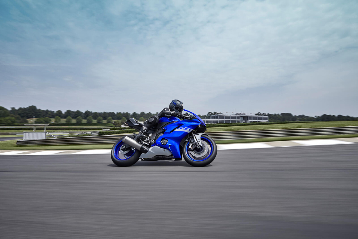 2021_YAM_YZFR6RACE_EU_DPBMC_ACT_004_03_preview