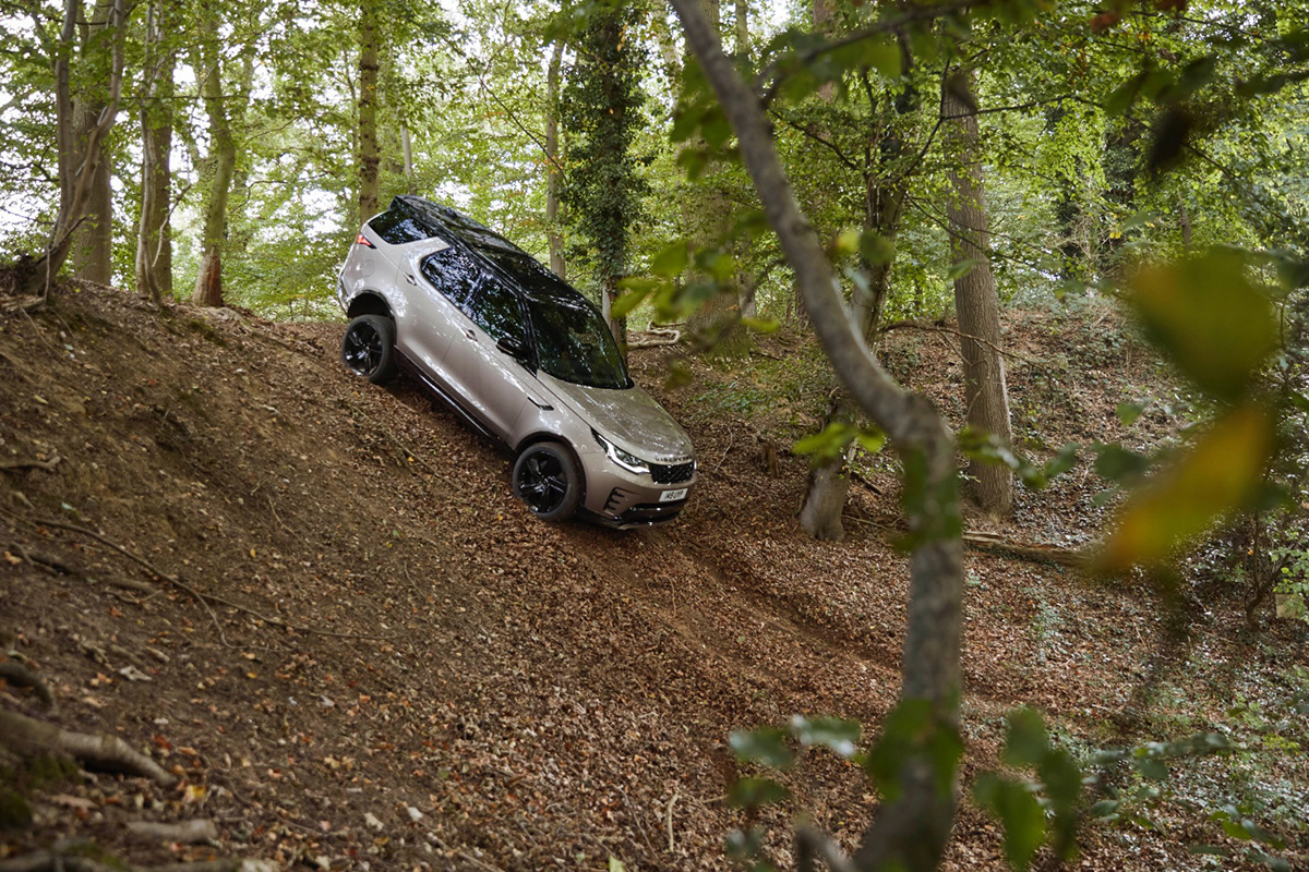 Land-Rover_DISCO_21MY_DYNAMIC_004