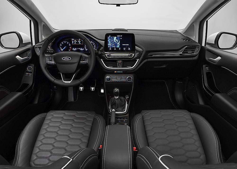 ford_fiesta2016_vignale_cockpit_03