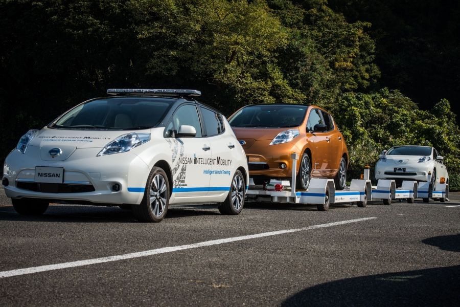 426165226_nissan_introduces_driverless_towing_system_at_oppama_plant-960×600