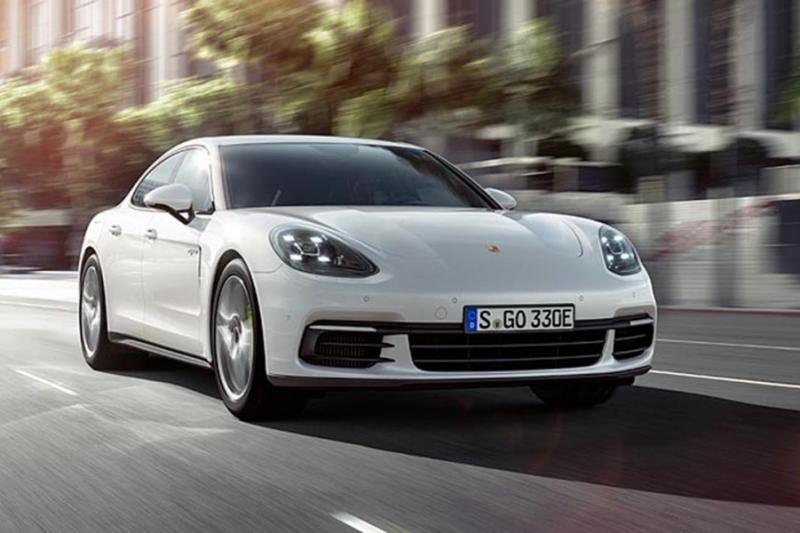 low_panamera_4_e_hybrid_2016_porsche_ag-2-960×600