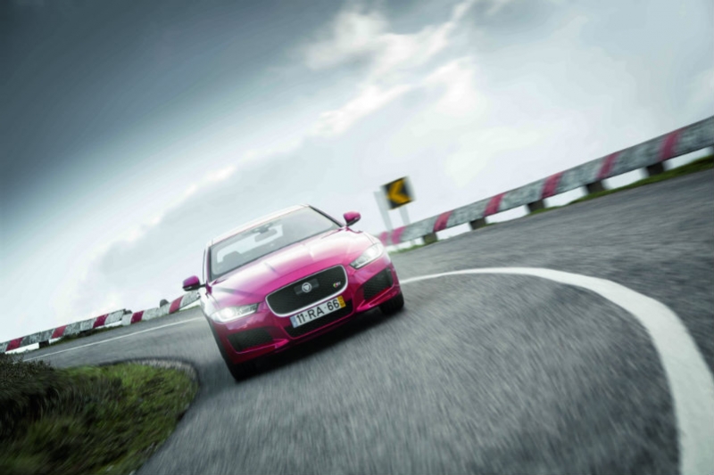 10jaguar_xe-267-copy