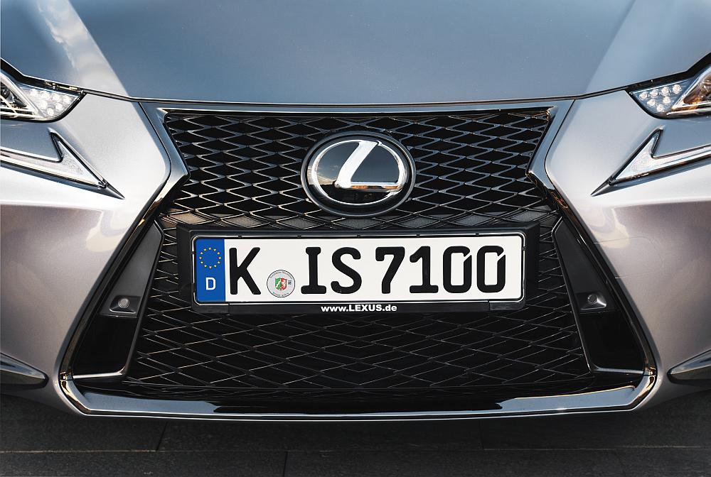 2017_lexus_is_200t_detail_2