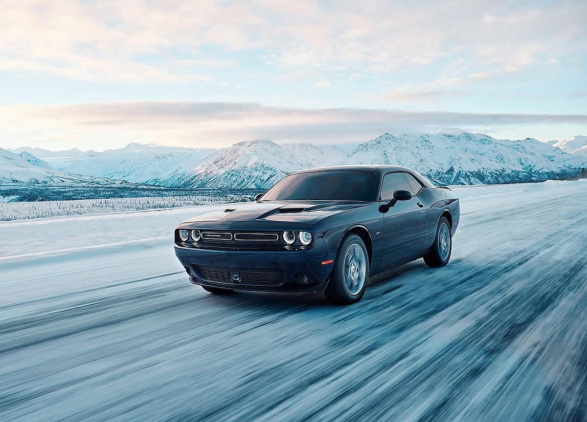 dodge-challenger_gt_awd-2017-1600-02