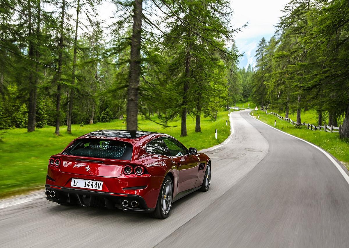 ferrari-gtc4_lusso-2017-1600-1e