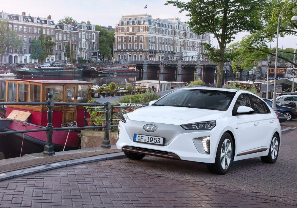 hyundai-ioniq-2017-1280-06