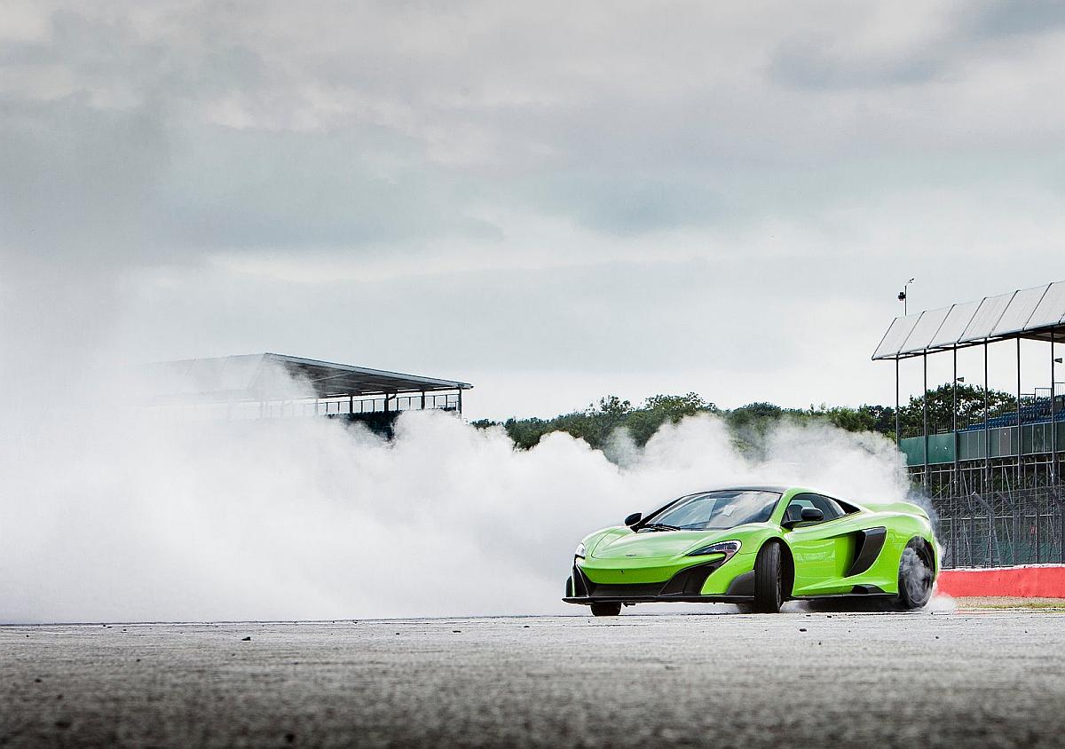 mclaren-675lt-2016-1600-1e-1