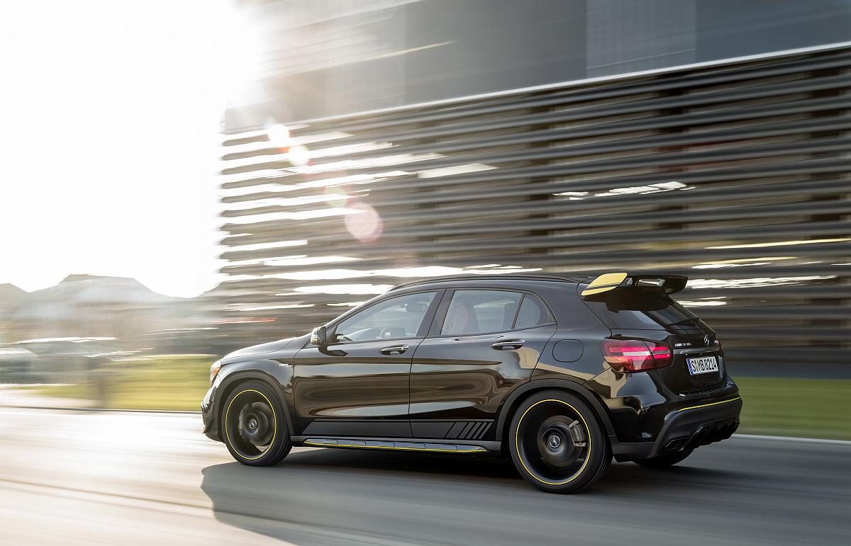 Mercedes-Benz AMG GLA 45 4MATIC Yellow Night Edition, X156 (2017)