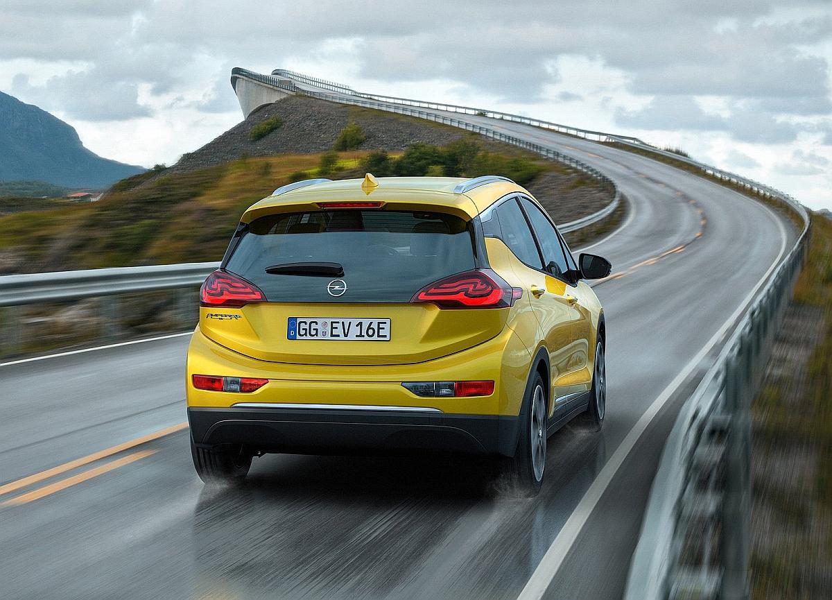opel-ampera-e-2017-1600-07