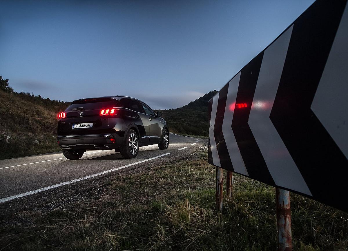 peugeot-3008_gt-2017-1600-27