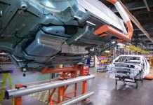 Trump pediu mais fábricas à indústria automóvel