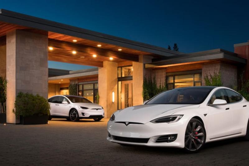 TESLA_Model-X_Model-S-11111-cd0081f55ad15ec6883e654dba24a3d46aa29a03