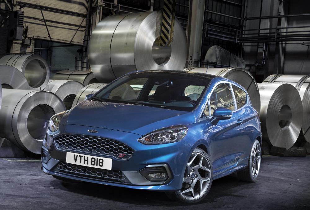 ford_2017_fiesta_st_01