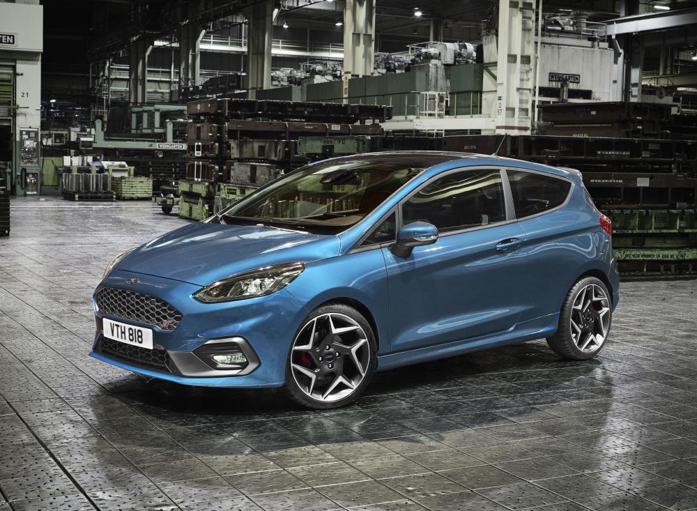 ford_2017_fiesta_st_02
