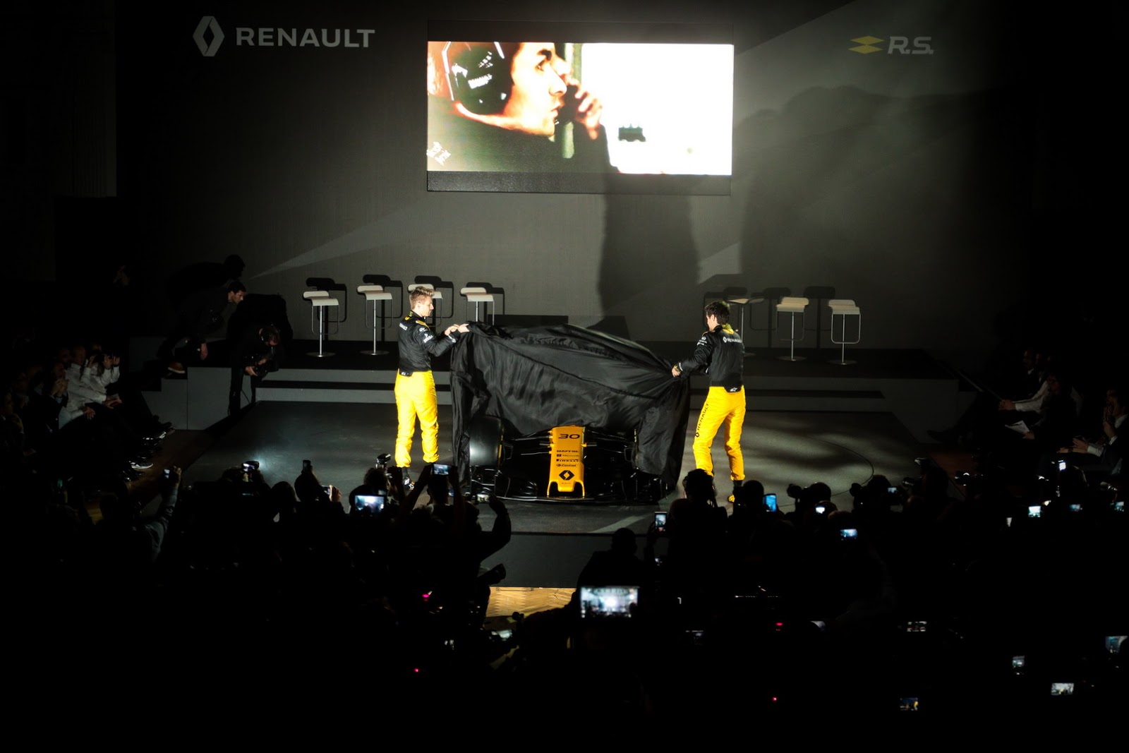 renault-rs17-14