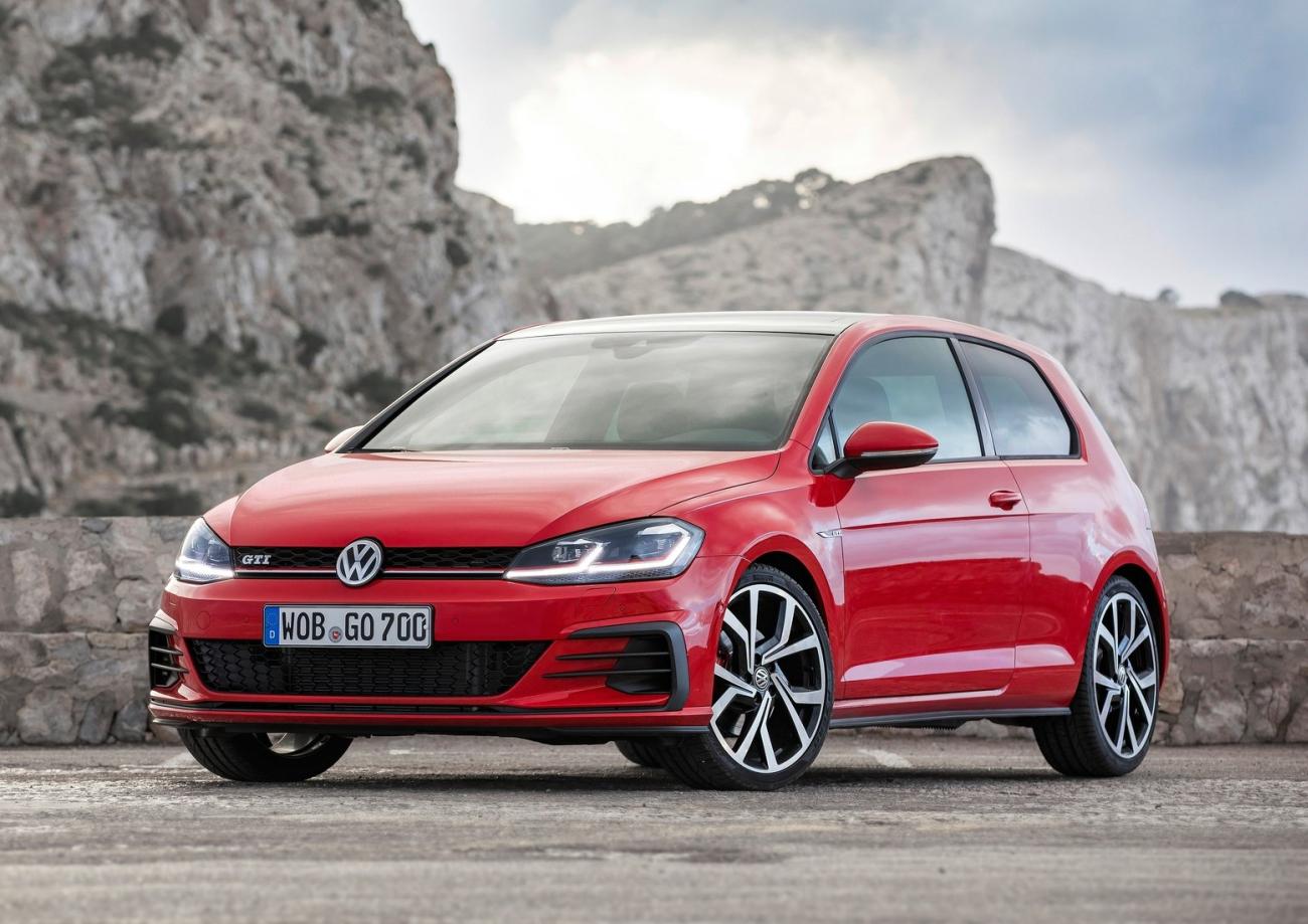 Volkswagen-Golf_GTI-2017-1600-02