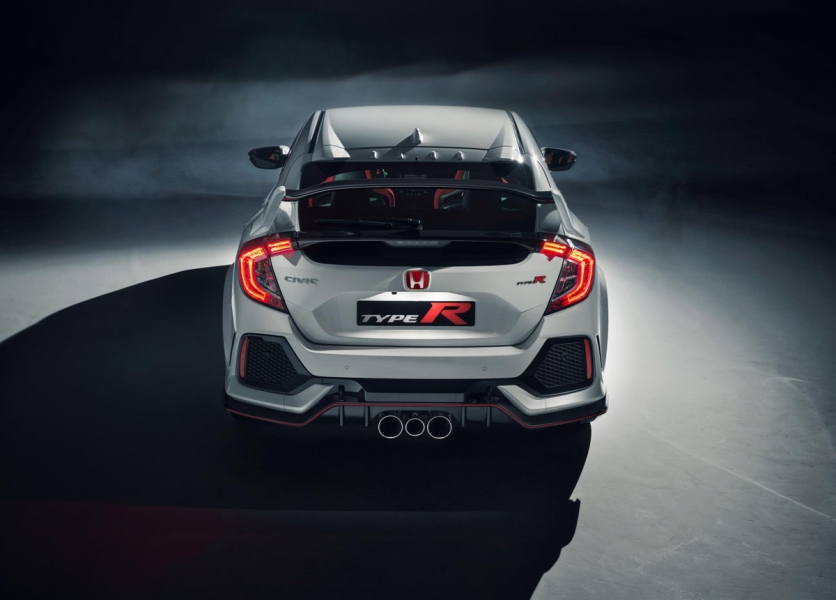 104500_all_new_honda_civic_type_r_races_into_view_at_geneva-960×600