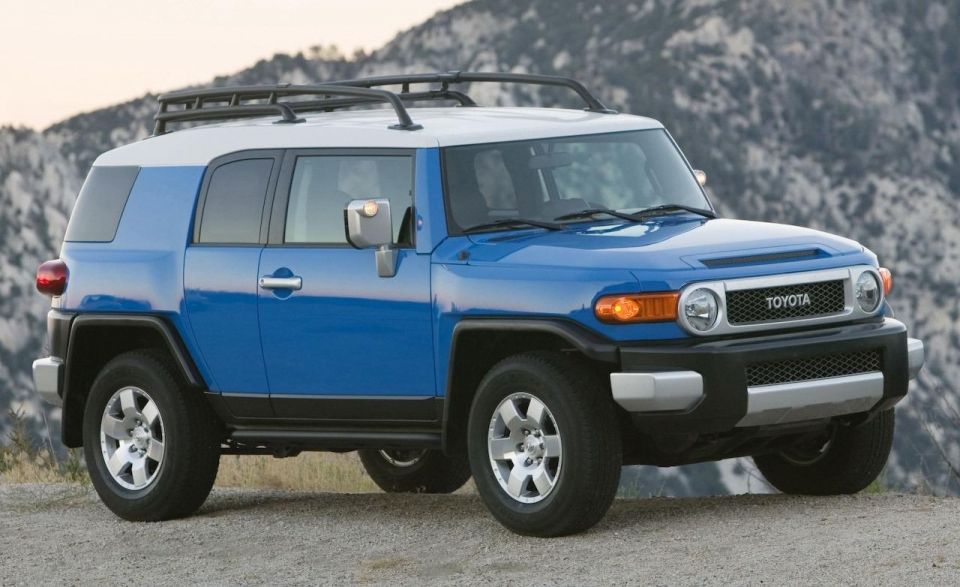 11-toyota-fj-cruiser-960×600