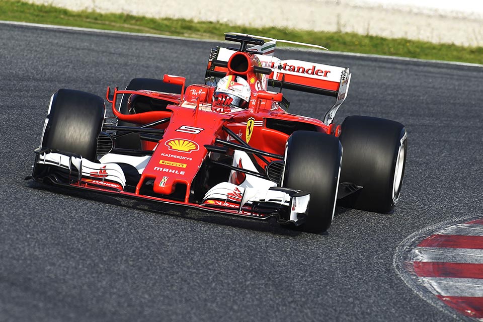 170003-test-barcelona-sebastian-vettel