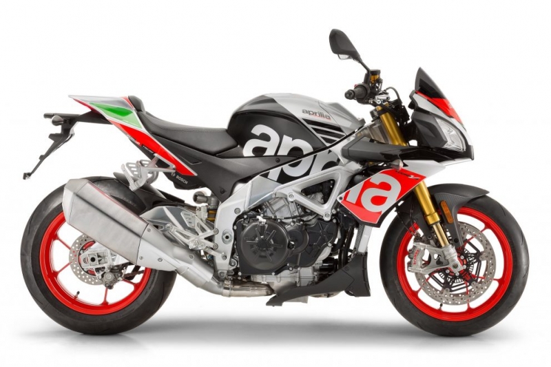 2017-aprilia-tuono-v4-1100-rr-and-factory-get-updated-at-intermot-111843-1-1024×662