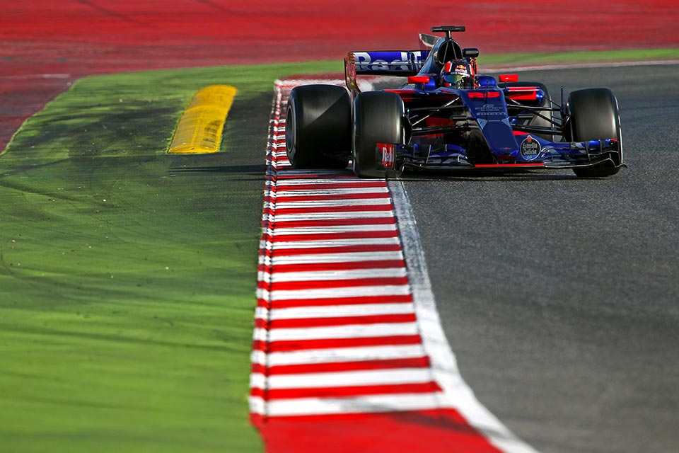 26-kvyat-testbcn-2017-phn-0312