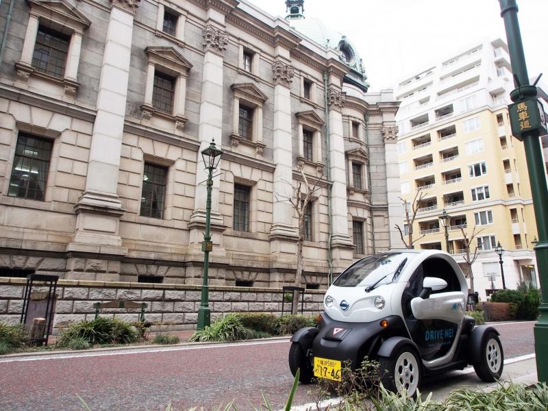 426186863_car_sharing_service_featuring_nissan_s_ultra_compact_electric_vehicle-960×600