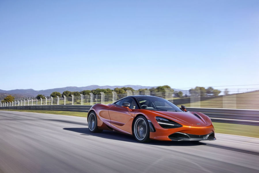 7517mclaren-720s-18-action-960×600