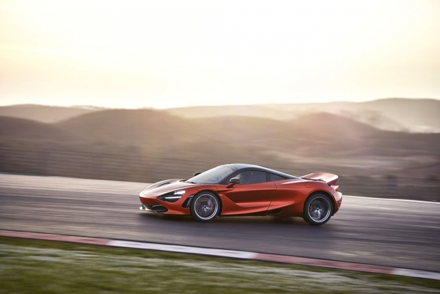 7521mclaren-720s-22-action-960×600