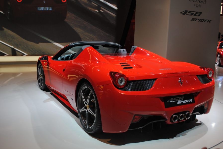 ferrari_458_spider_6144269384-960×600