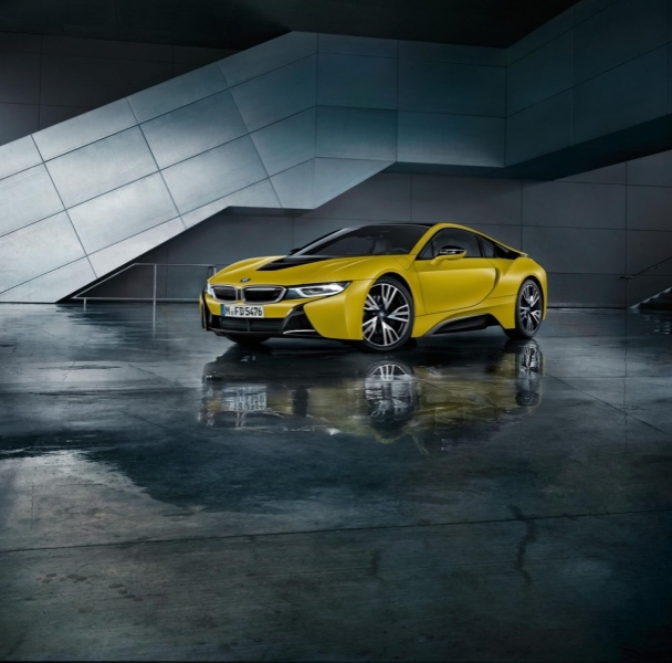 p90246554_highres_the-new-bmw-i8-froze-960×600-1-960×600