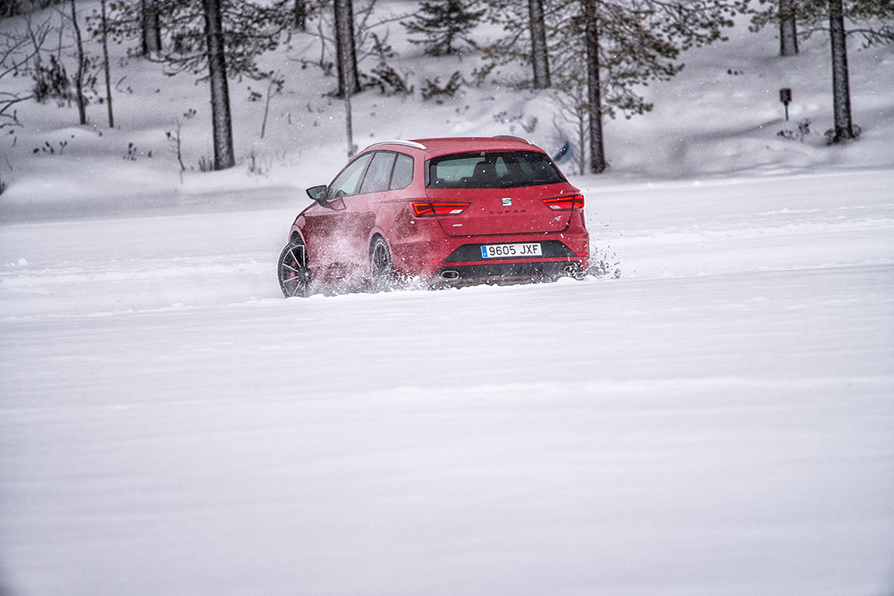 seat-leon-cupra-018l