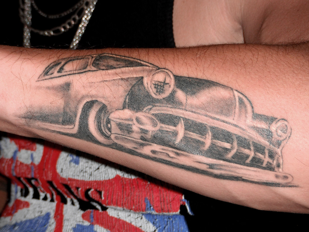 simple-white-and-black-car-tattoo