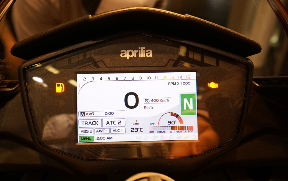 aprilia-rsv4-tuono-screen